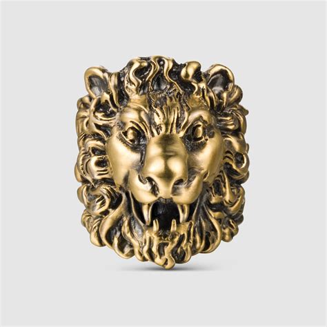 chevaliere homme lion gucci|Gucci Fashion Show Lion Head Ring .